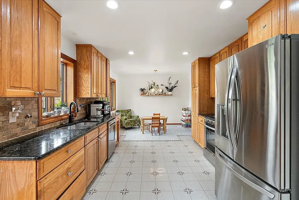 6079 Venice Drive Commerce Charter Township MI 48382