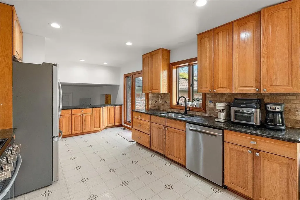 6079 Venice Drive Commerce Charter Township MI 48382