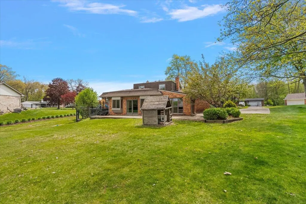 6079 Venice Drive Commerce Charter Township MI 48382