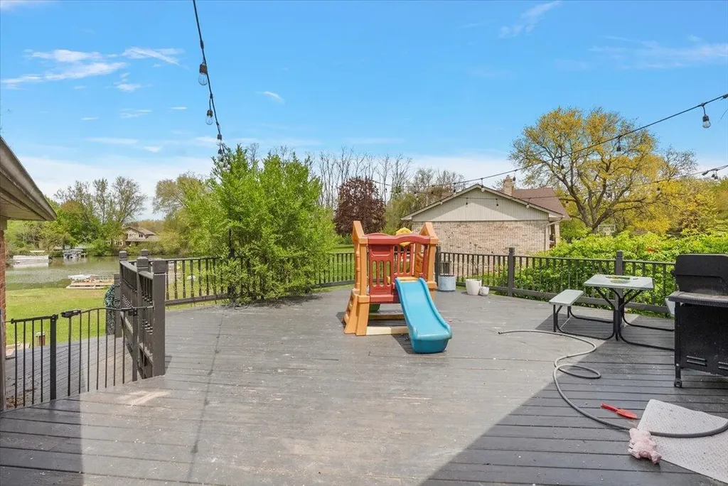 6079 Venice Drive Commerce Charter Township MI 48382