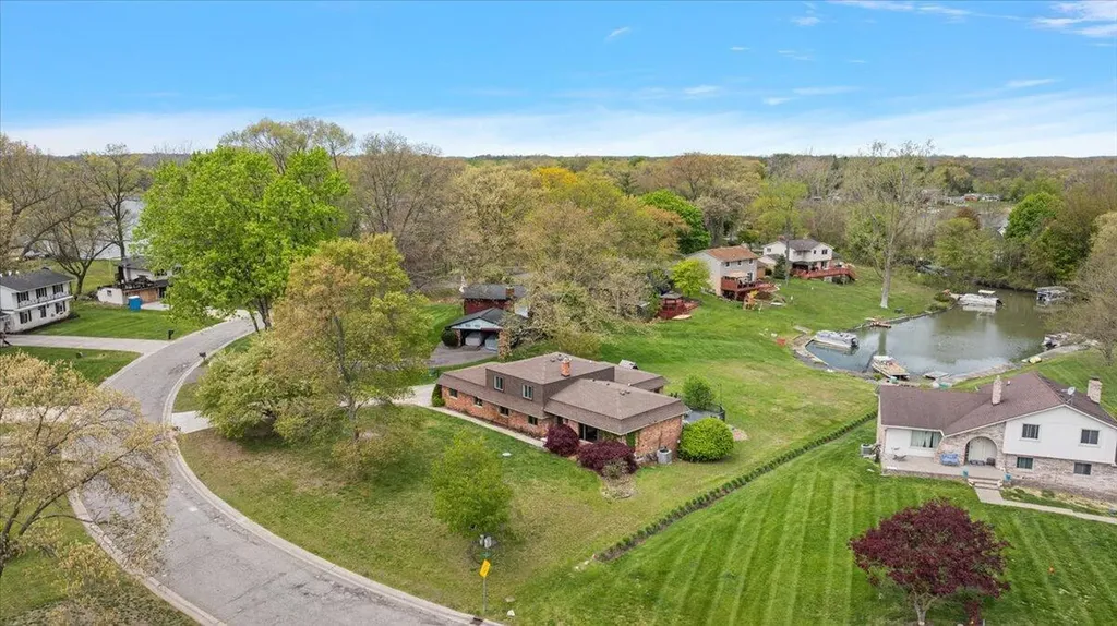 6079 Venice Drive Commerce Charter Township MI 48382