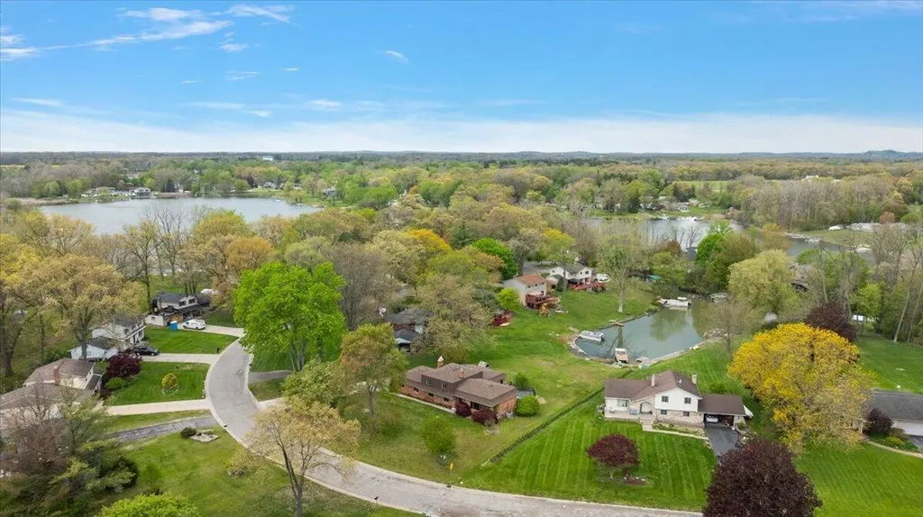 6079 Venice Drive Commerce Charter Township MI 48382