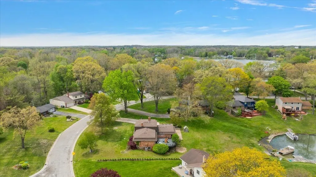 6079 Venice Drive Commerce Charter Township MI 48382