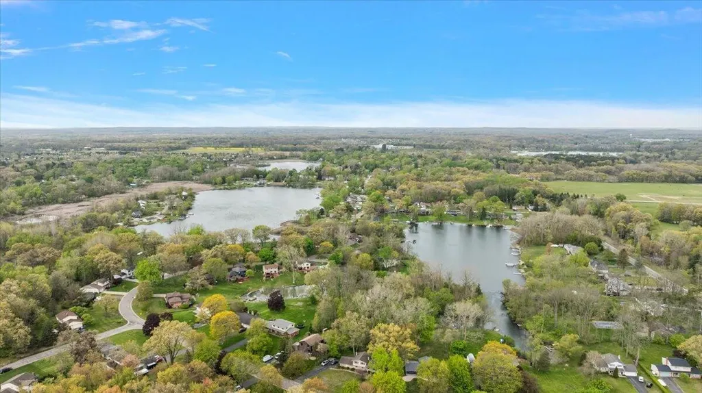 6079 Venice Drive Commerce Charter Township MI 48382