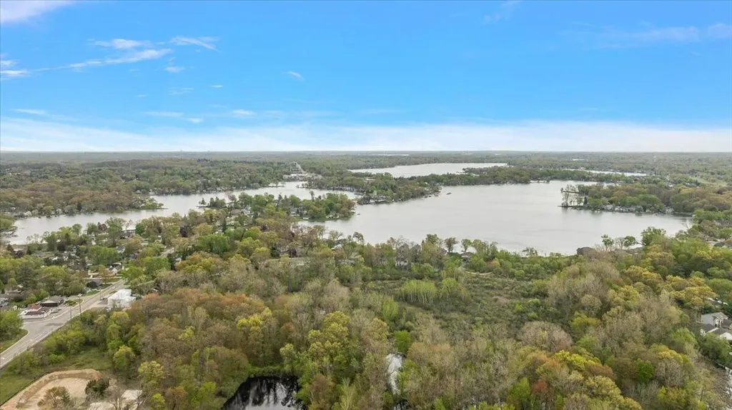 6079 Venice Drive Commerce Charter Township MI 48382