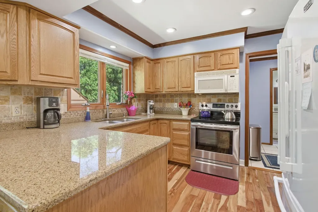 48797 Lansdowne Court Shelby Charter Township MI 48317