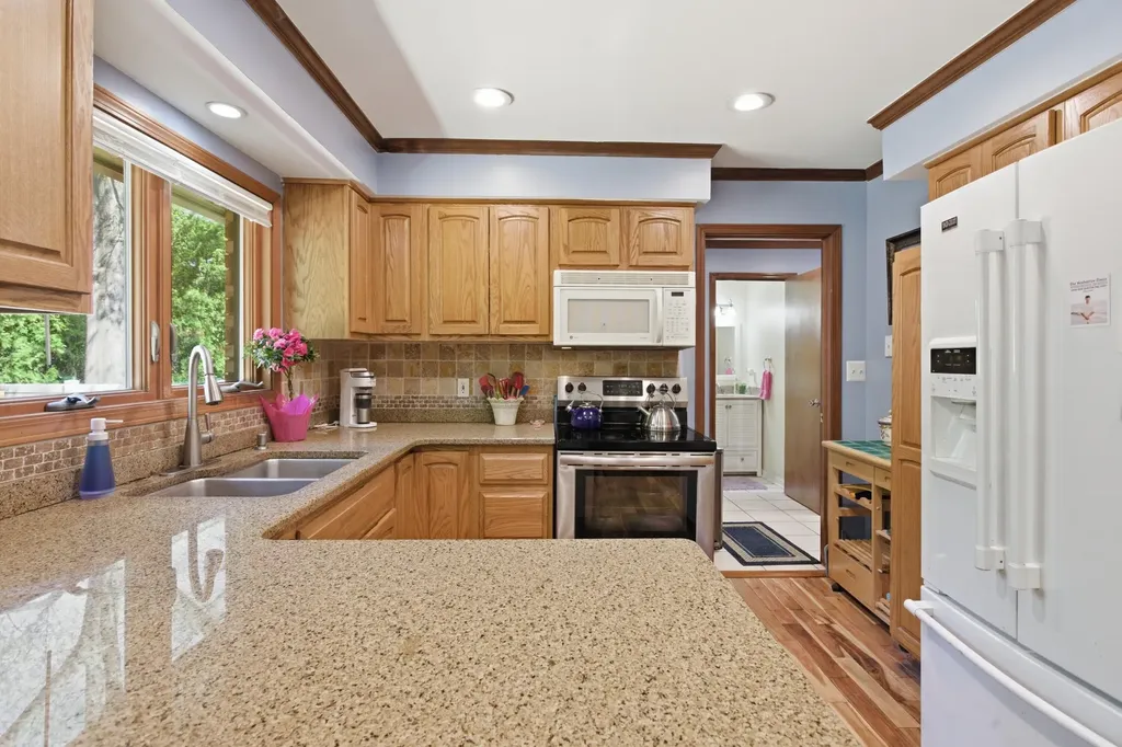 48797 Lansdowne Court Shelby Charter Township MI 48317