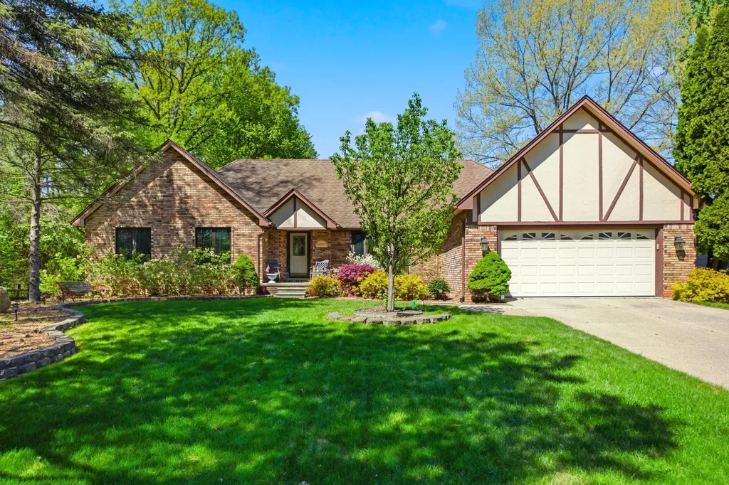 48797 Lansdowne Court Shelby Charter Township MI 48317