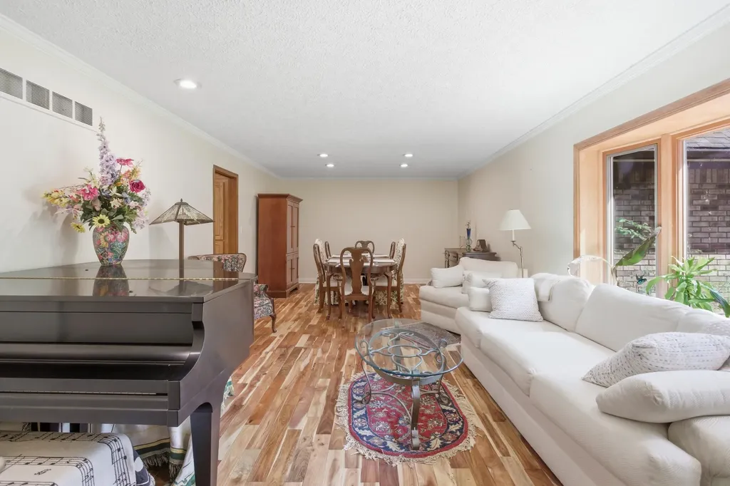 48797 Lansdowne Court Shelby Charter Township MI 48317