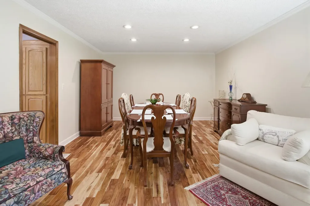 48797 Lansdowne Court Shelby Charter Township MI 48317