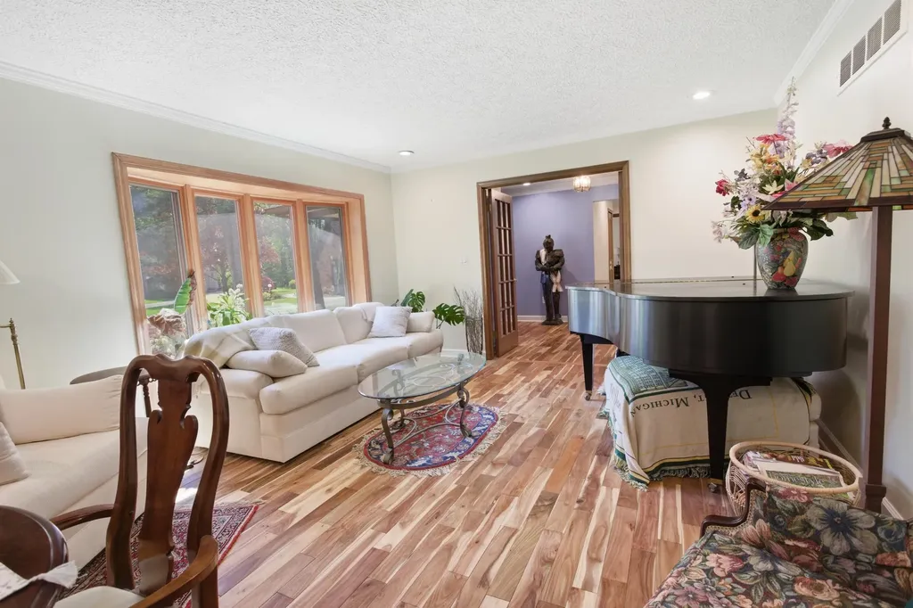 48797 Lansdowne Court Shelby Charter Township MI 48317