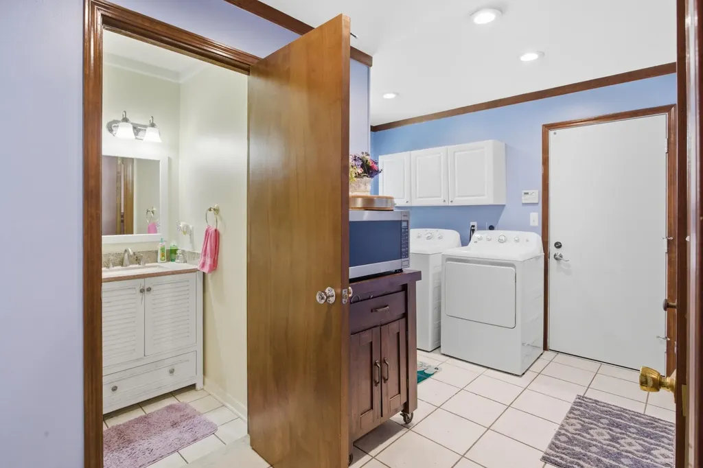 48797 Lansdowne Court Shelby Charter Township MI 48317