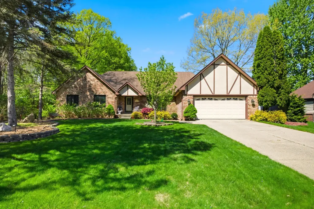48797 Lansdowne Court Shelby Charter Township MI 48317