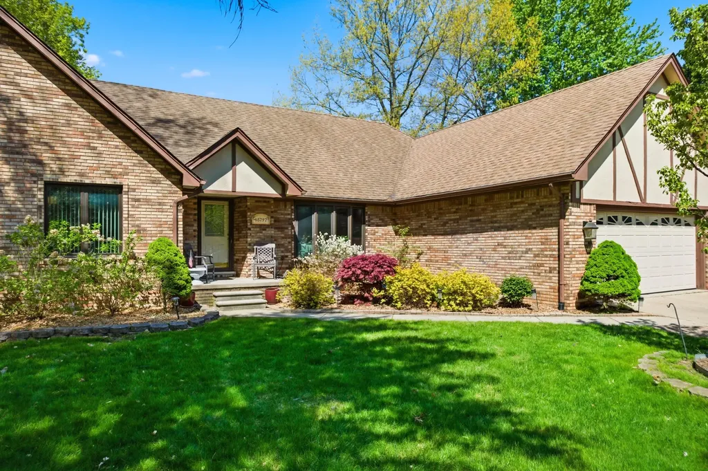 48797 Lansdowne Court Shelby Charter Township MI 48317