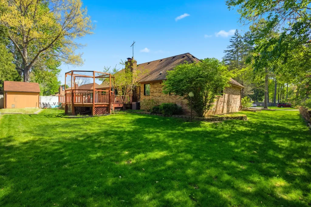 48797 Lansdowne Court Shelby Charter Township MI 48317
