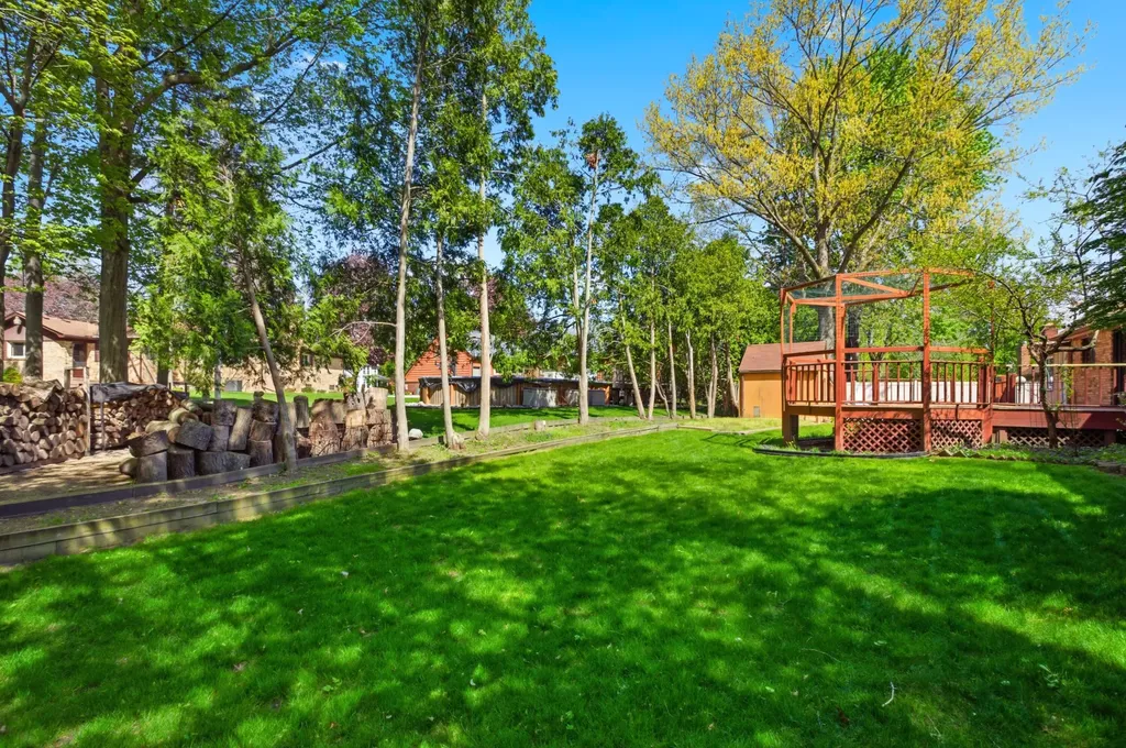 48797 Lansdowne Court Shelby Charter Township MI 48317
