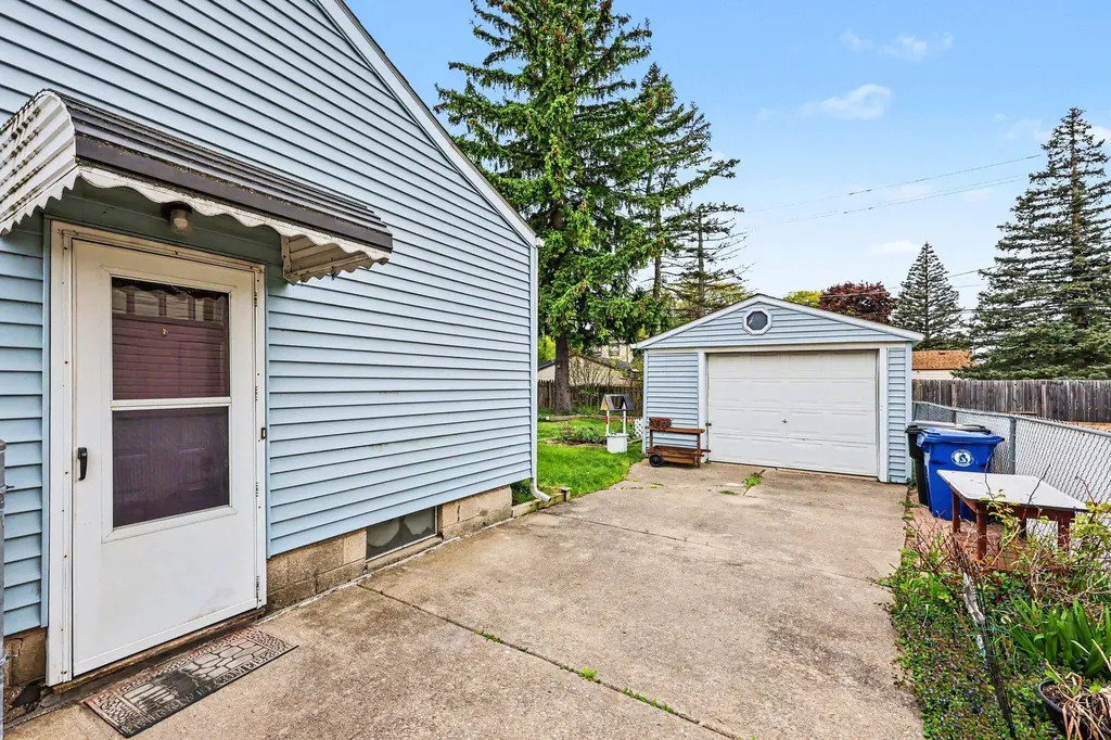 17241 Beech Daly Road Redford Charter Township MI 48240
