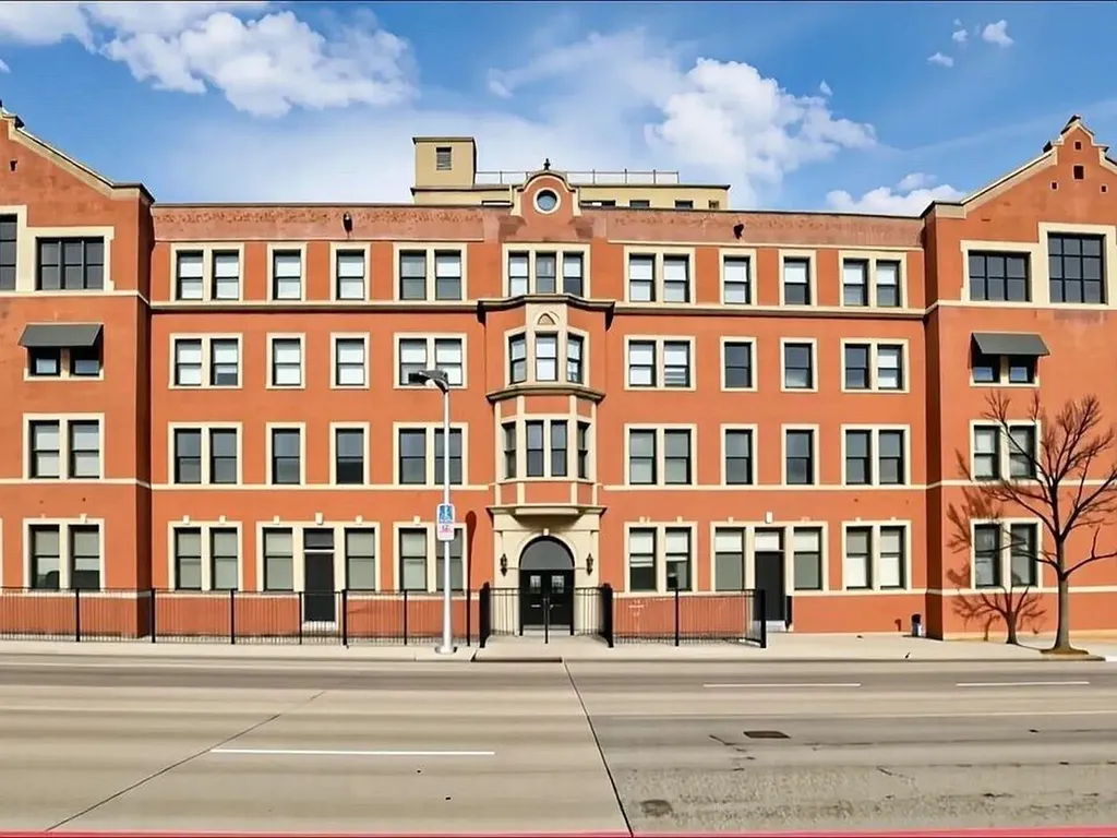 6533 E Jefferson Avenue Detroit City MI 48207