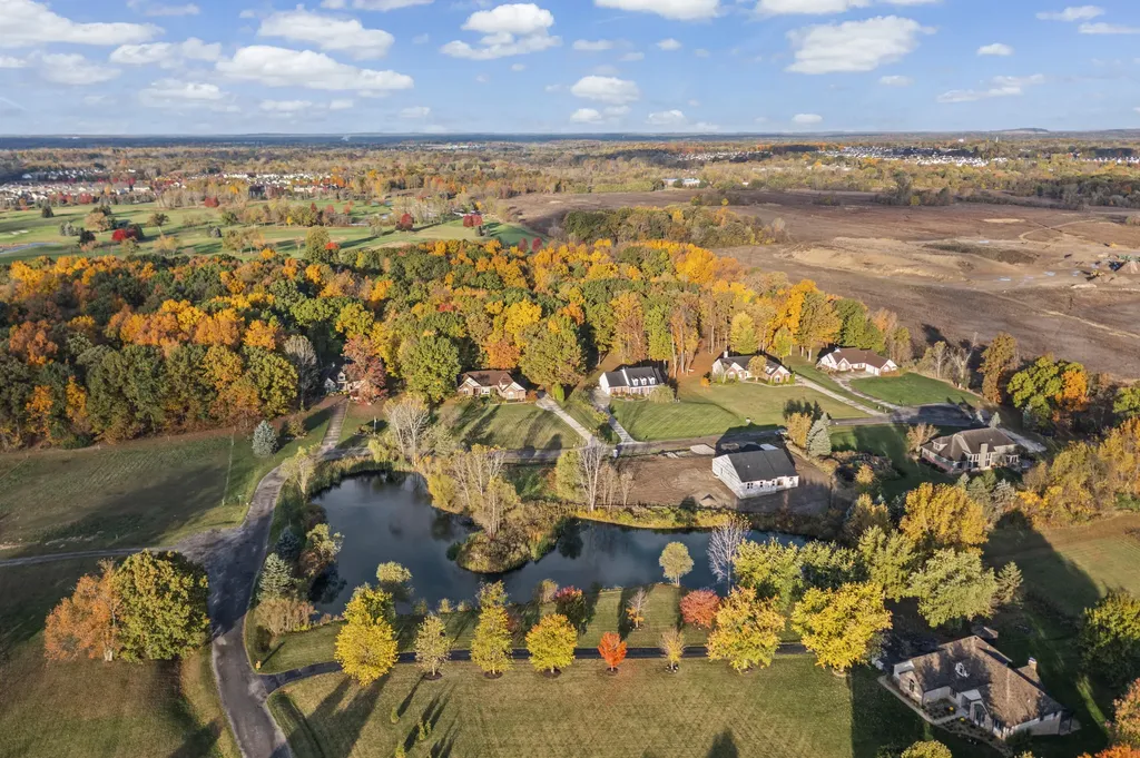 28510 Coyote Court Lyon Charter Township MI 48165