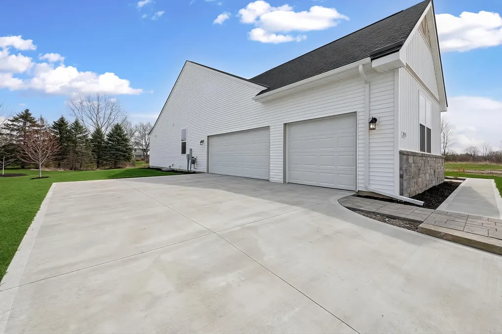28510 Coyote Court Lyon Charter Township MI 48165