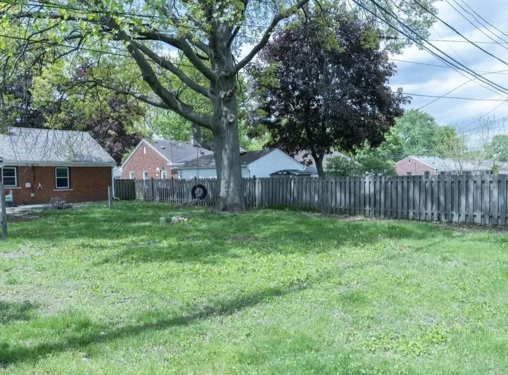 3525 Syracuse Street Dearborn City MI 48124