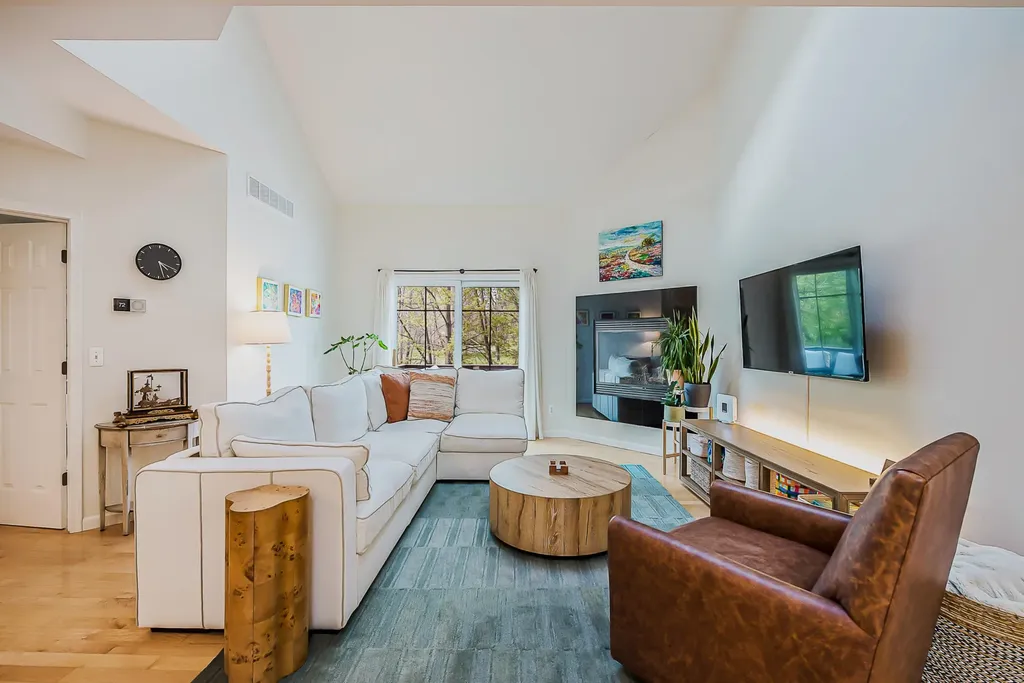 2072 Liberty Heights Ann Arbor City MI 48103