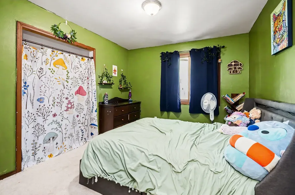 22531 Leewright Avenue Southfield City MI 48033