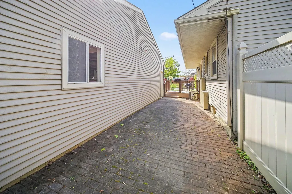 457 Everett Street Milan City MI 48160