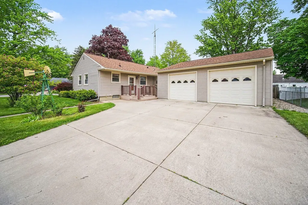 457 Everett Street Milan City MI 48160