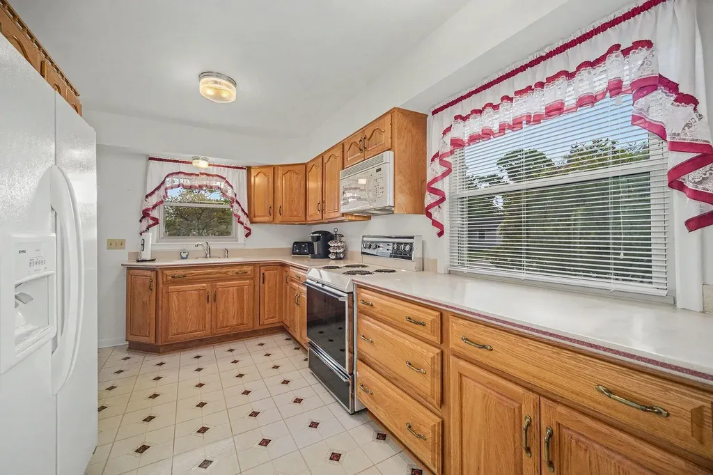 457 Everett Street Milan City MI 48160