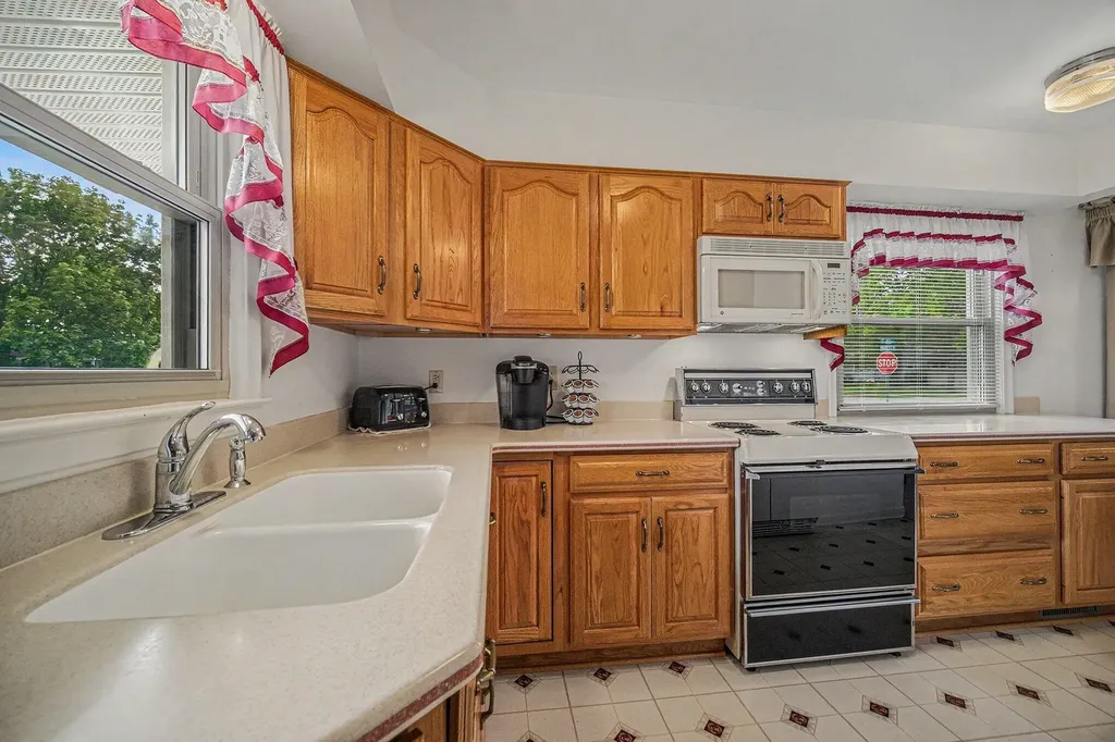 457 Everett Street Milan City MI 48160