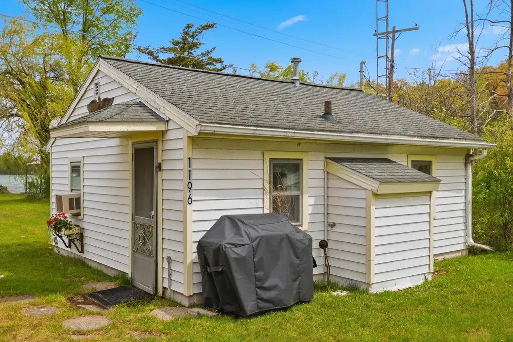 1196 Lakeview Drive Napoleon Township MI 49230