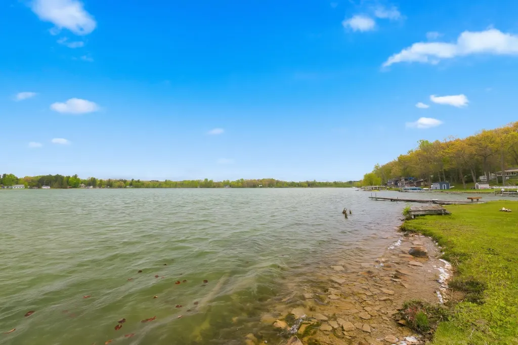 1196 Lakeview Drive Napoleon Township MI 49230