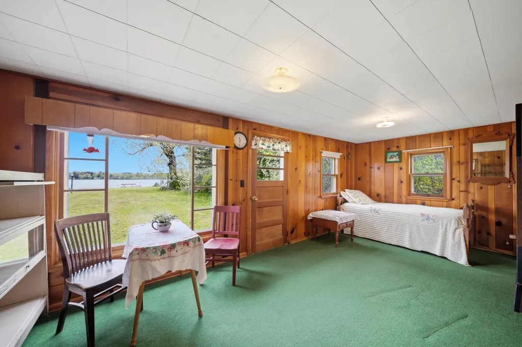 1196 Lakeview Drive Napoleon Township MI 49230
