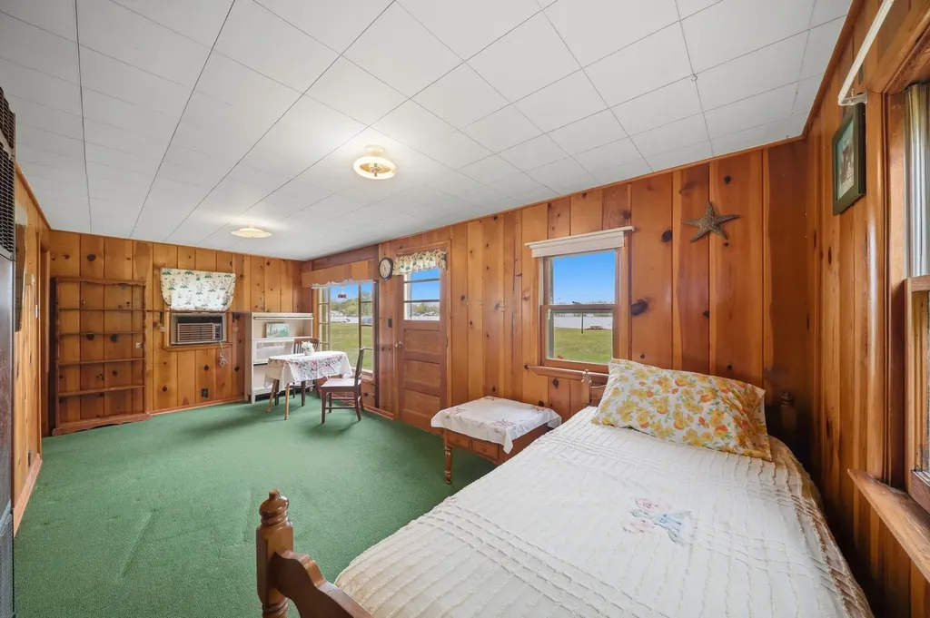 1196 Lakeview Drive Napoleon Township MI 49230