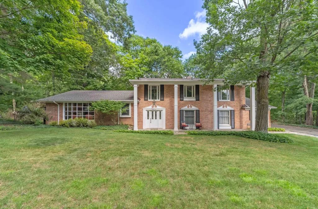 34150 Hunters Row Farmington Hills City MI 48331