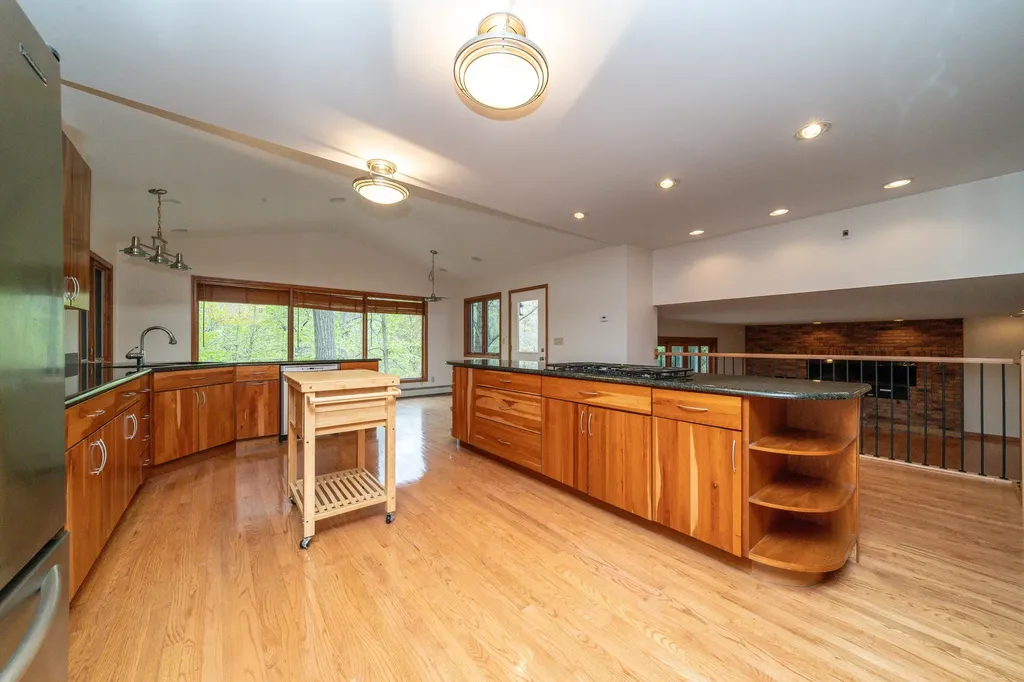 34150 Hunters Row Farmington Hills City MI 48331