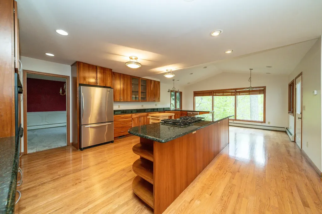 34150 Hunters Row Farmington Hills City MI 48331