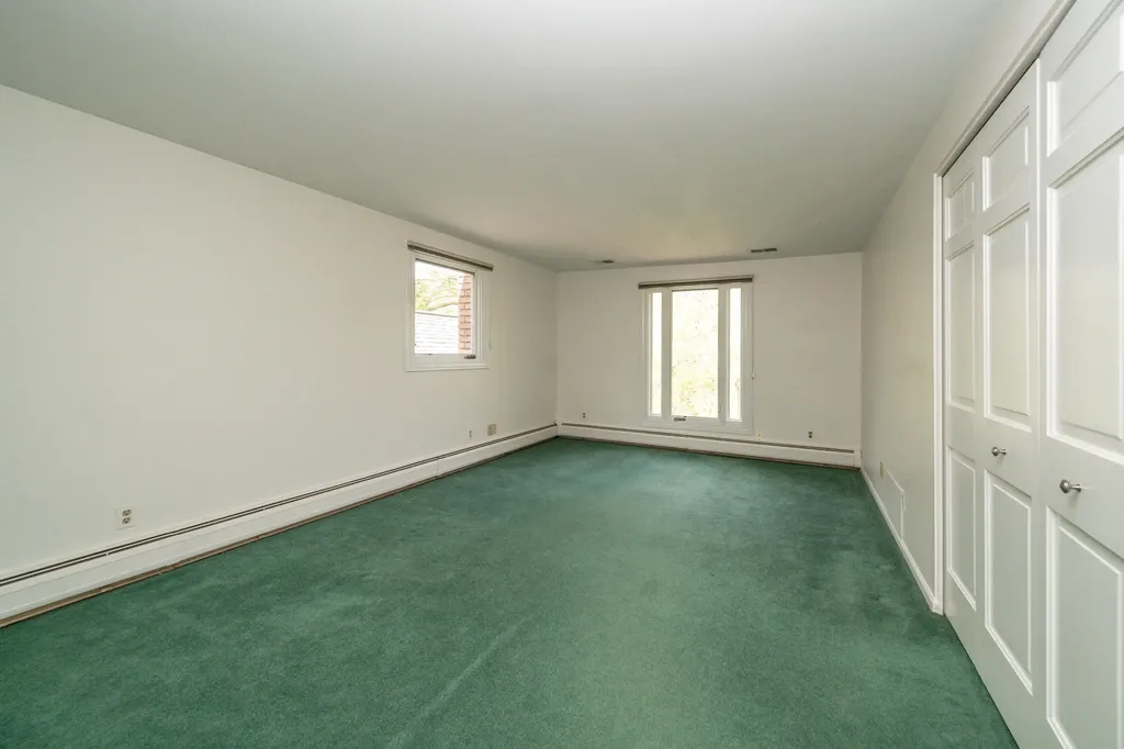 34150 Hunters Row Farmington Hills City MI 48331