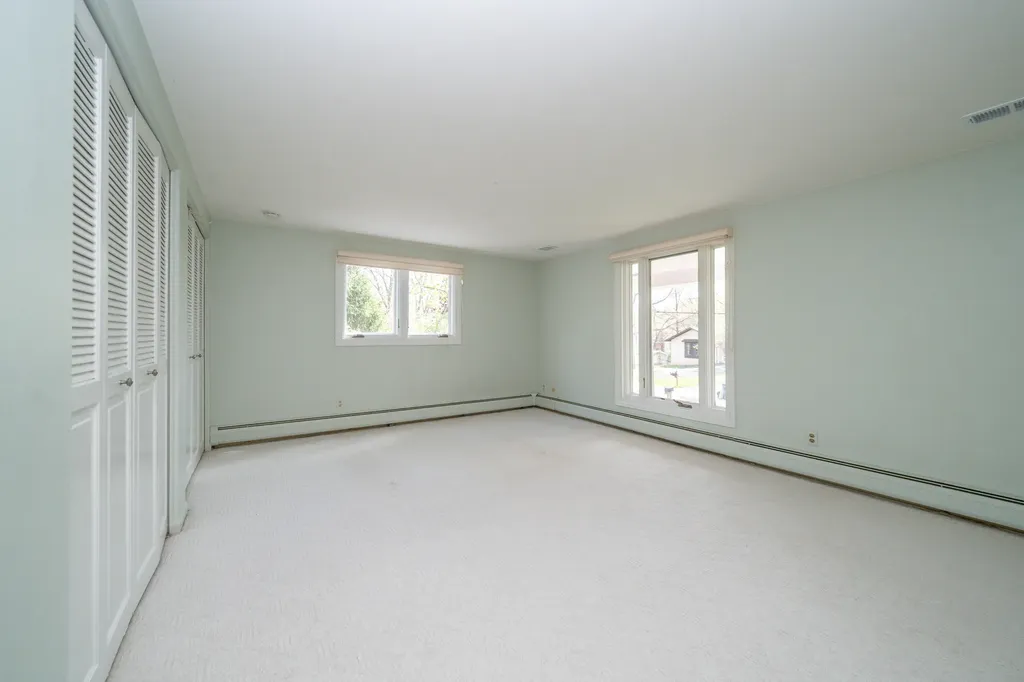 34150 Hunters Row Farmington Hills City MI 48331