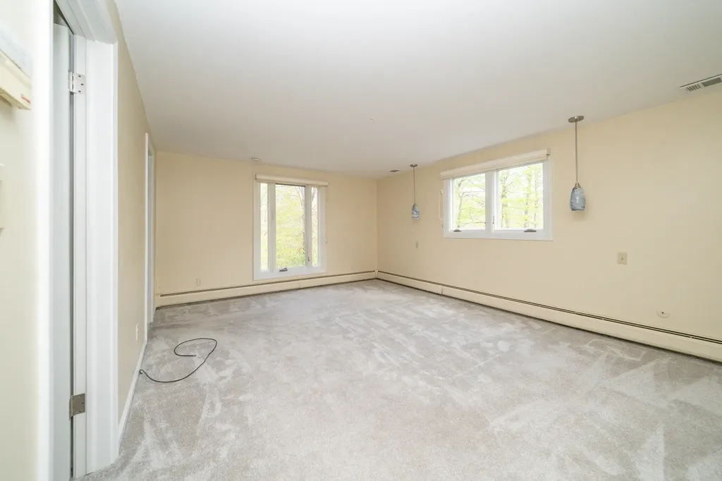 34150 Hunters Row Farmington Hills City MI 48331