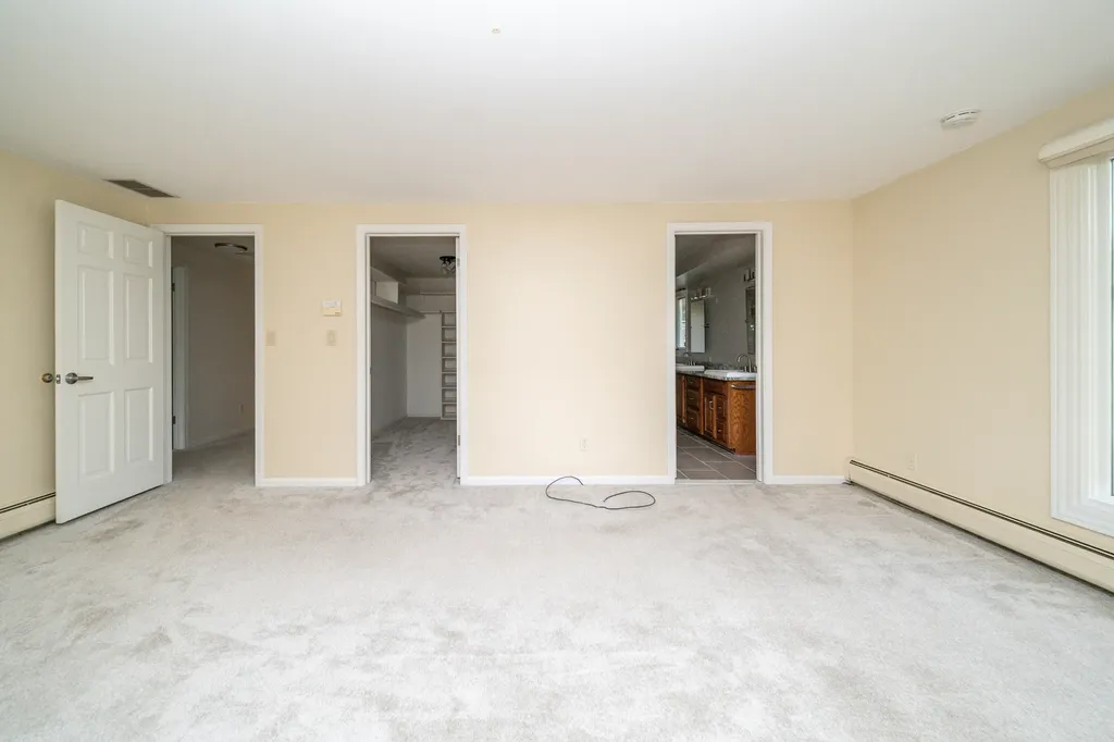 34150 Hunters Row Farmington Hills City MI 48331