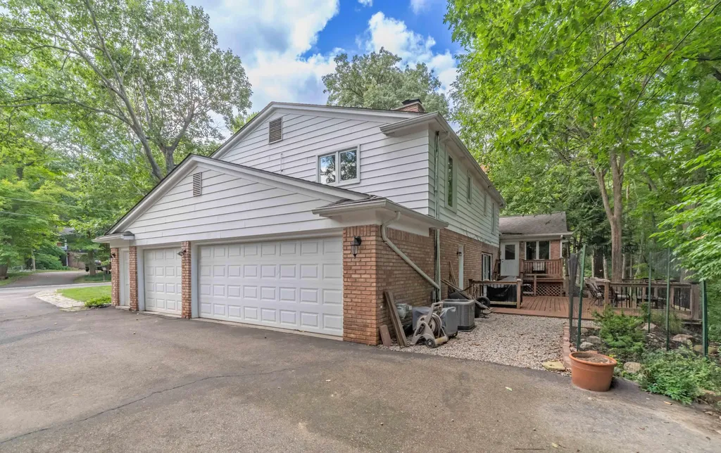 34150 Hunters Row Farmington Hills City MI 48331