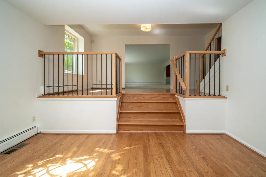 34150 Hunters Row Farmington Hills City MI 48331