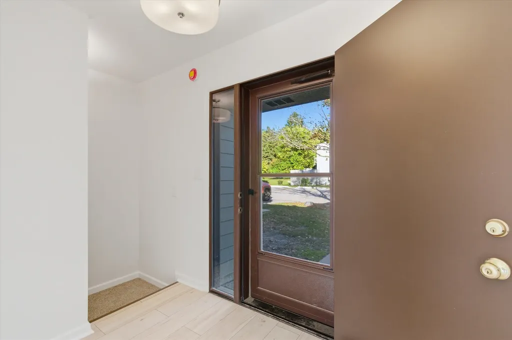 715 Skynob Drive Ann Arbor City MI 48105