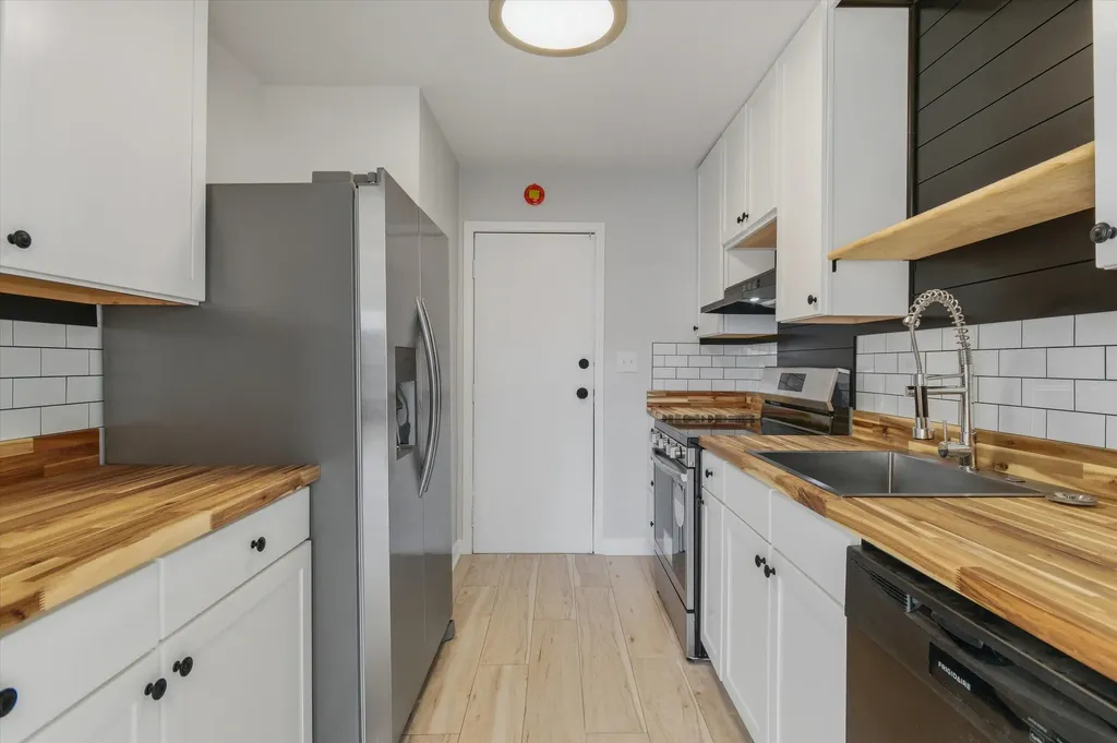 715 Skynob Drive Ann Arbor City MI 48105