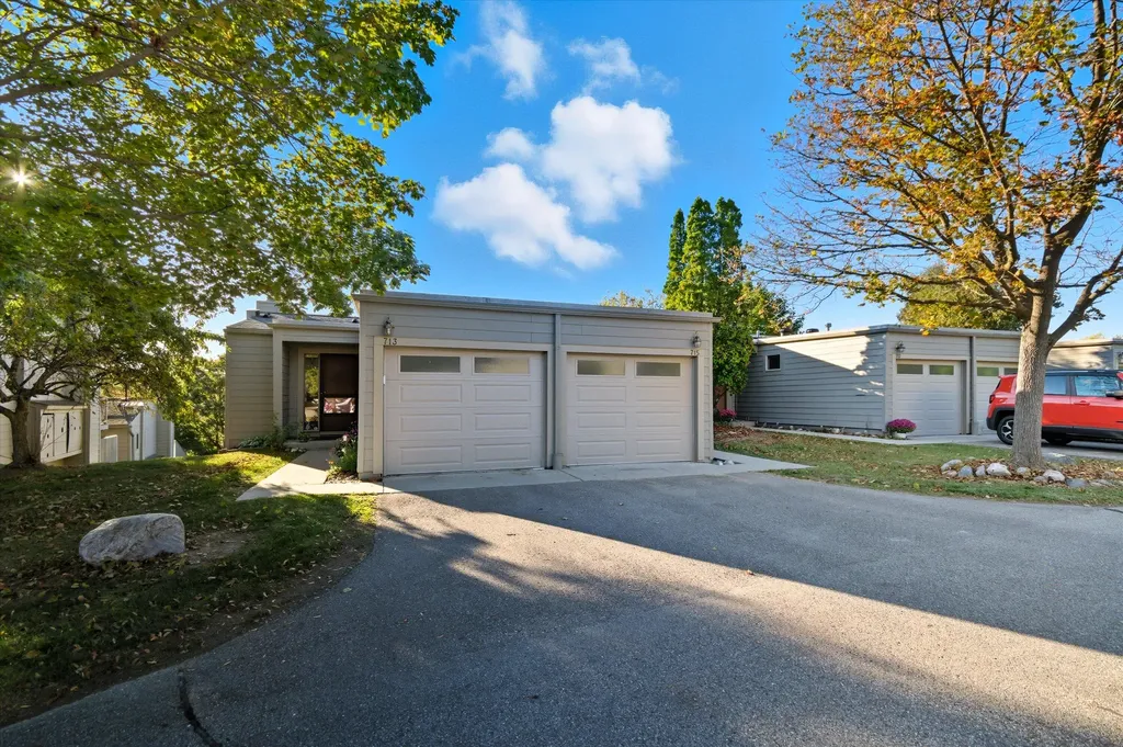 715 Skynob Drive Ann Arbor City MI 48105