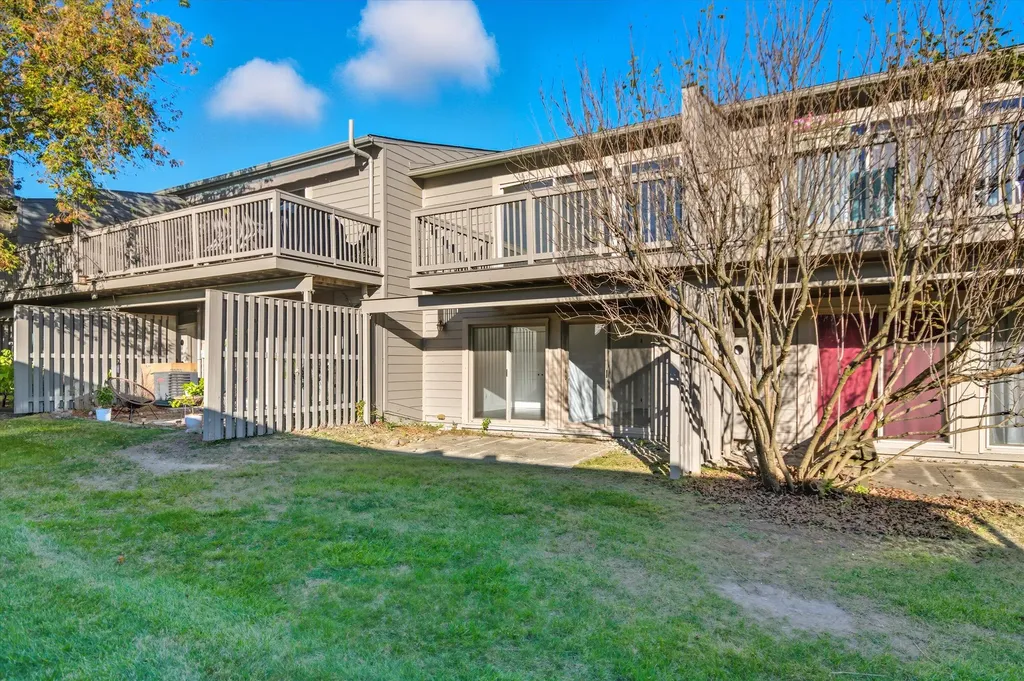 715 Skynob Drive Ann Arbor City MI 48105