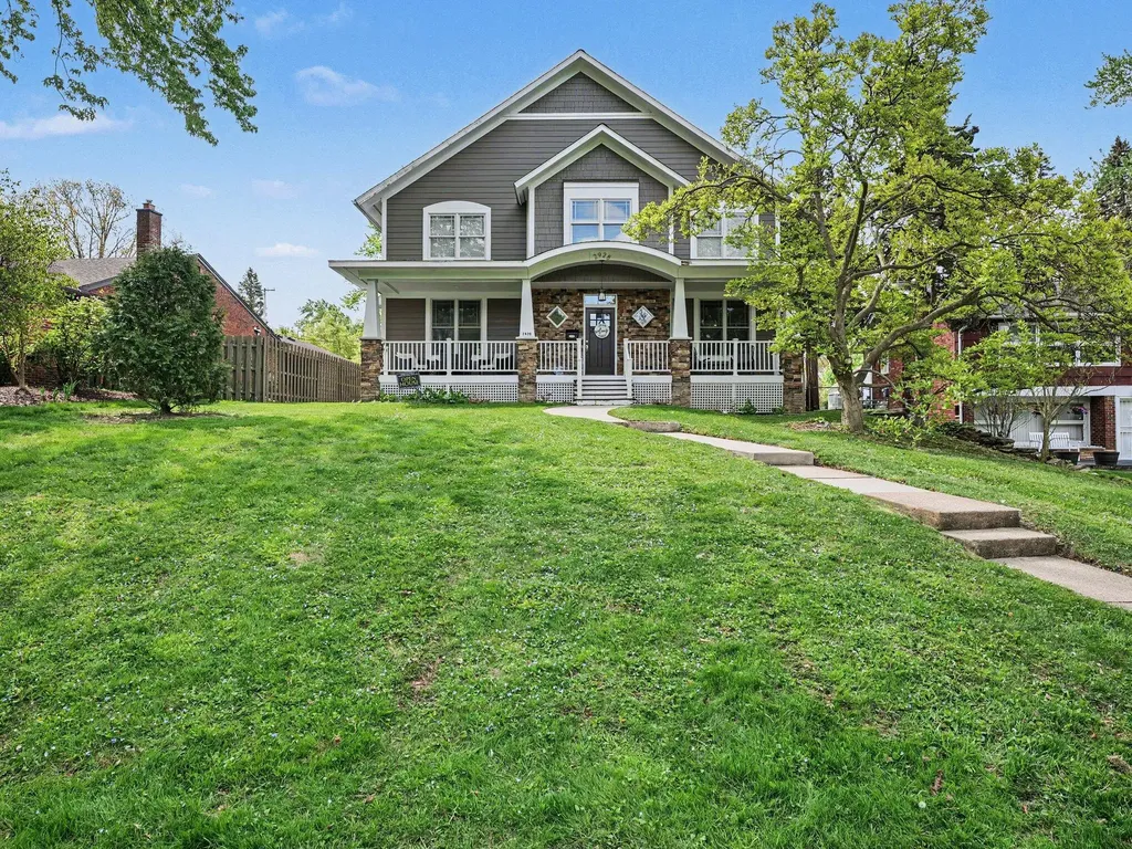 2928 Vinsetta Boulevard Royal Oak City MI 48073