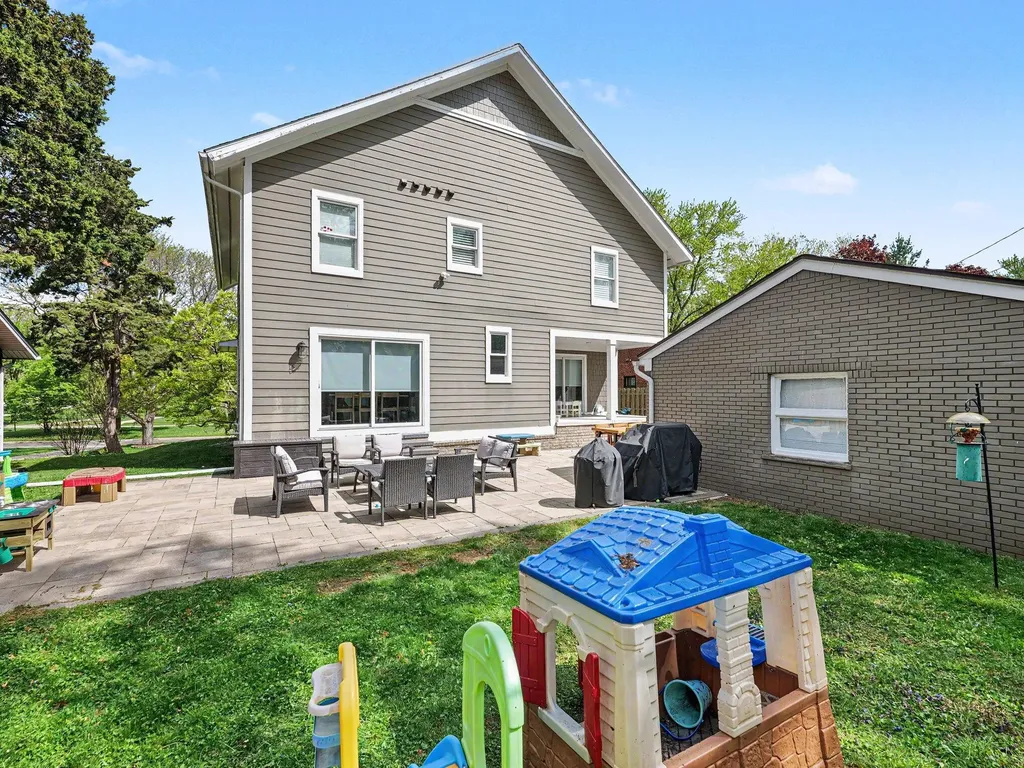 2928 Vinsetta Boulevard Royal Oak City MI 48073